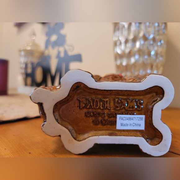 DISNEY- Trader Sam’s Grog Grotto- Holiday Elephant – 1st Edition - EXCLUSIVE !! - Picture 7 of 15